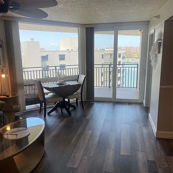 690 Island Way #1112 — Photo 4