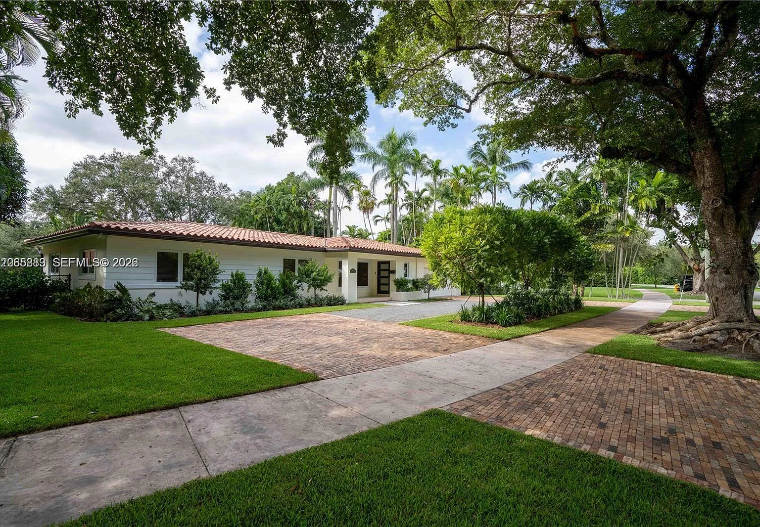 Coral Gables Riviera Sec — Photo 4