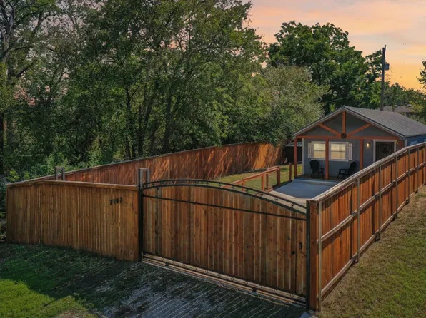 7167 Floral St, Azle, TX 76020