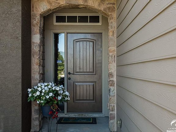 5th image of 3911 Aster St