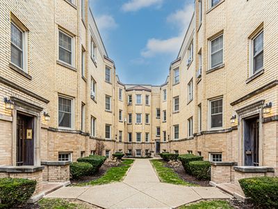 421 Wisconsin Ave APT 2, Oak Park, IL, 60302