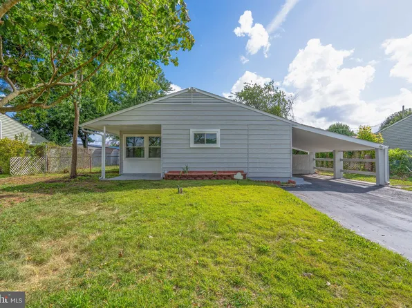 133 Dogwood Dr, Levittown, PA 19055