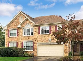 1268 Christine Ct, Vernon Hills, IL