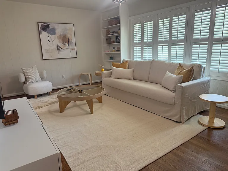238 W Skyline Dr — Photo 1