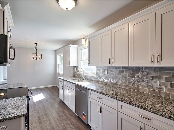 5th image of 905 Park Rd