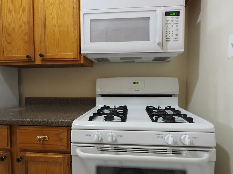 4937 N Whipple St #2E — Photo 7
