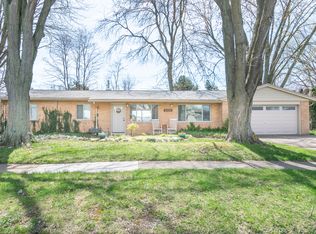 23886 Fenton St, Clinton Township, MI 48036
