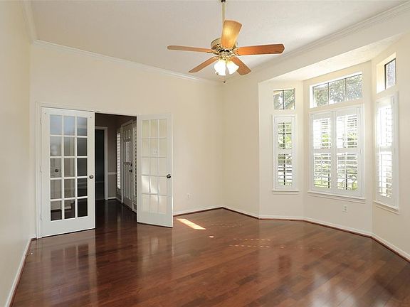 Here you can see how spacious this room is - it's a great "flex" space to use however it fits your needs!