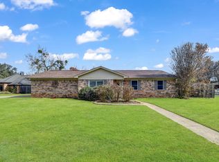 325 Huggins Dr, Springtown, TX 76082