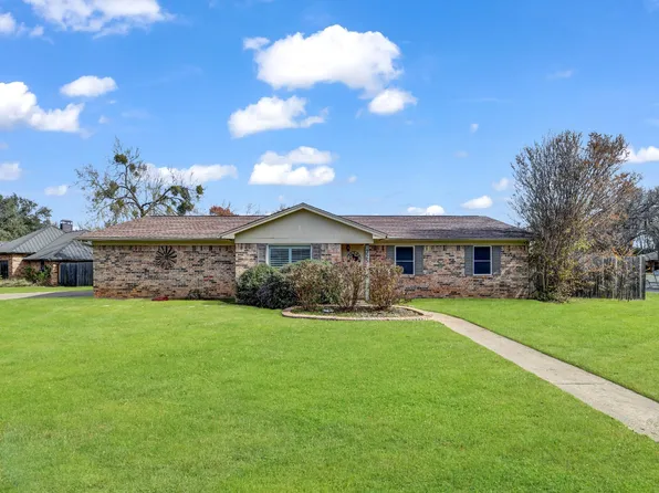 325 Huggins Dr, Springtown, TX 76082