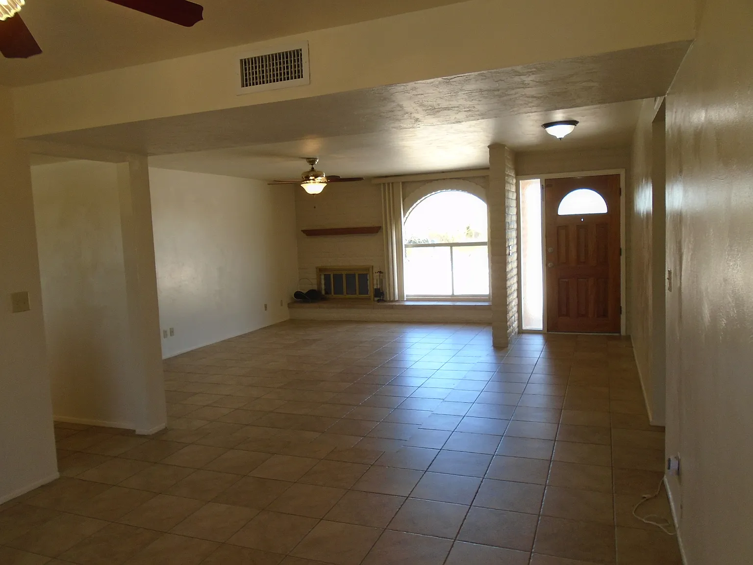 3 bed, 1529 sqft, $1,995 — Photo 2