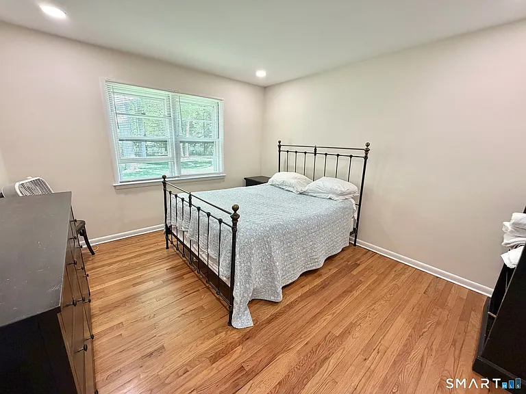 511 Roxbury Rd — Photo 12