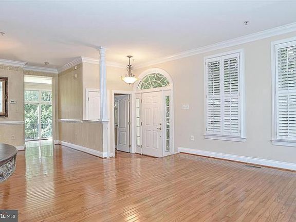4th image of 1642 Colonial Hills Dr