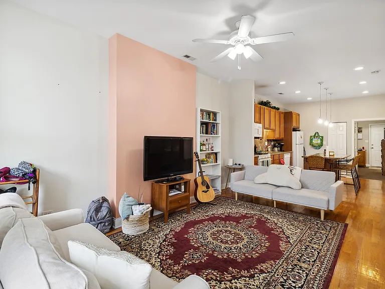 616 S Oakley Blvd #2 — Photo 3