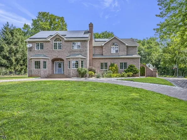 4 Brook St, Green Brook Twp., NJ 08812