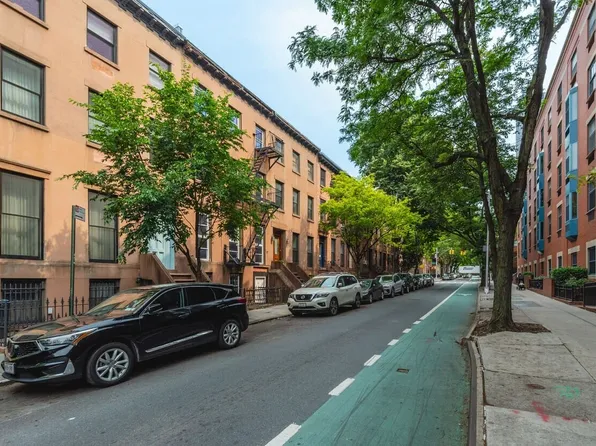 122 Hoyt Street image 16 of 57