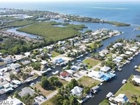 16197 Buccaneer St, Bokeelia, FL 33922