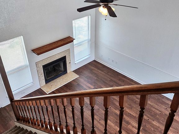 3rd image of 1232 Royal Crest Dr