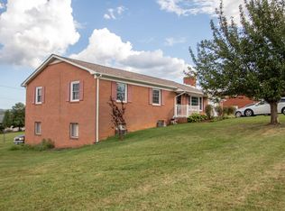 83 Avon Ave, Waynesboro, VA 22980