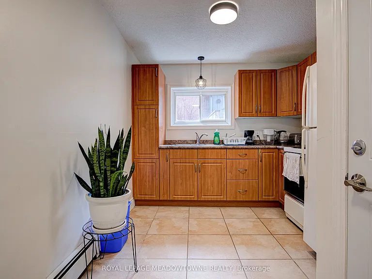 205 Liverpool St #A — Photo 10