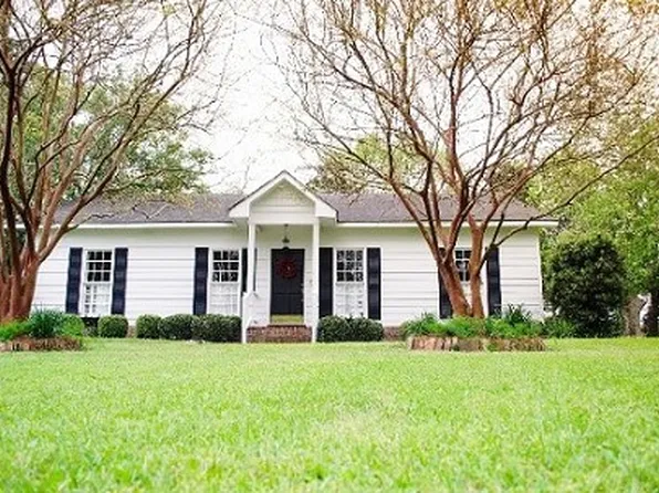 208 Tara Cir, Quitman, GA 31643