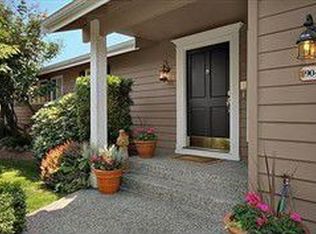 904 Hindley Ln, Edmonds, WA 98020