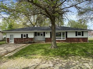 410 E Thurman Ave, Mount Vernon, MO 65712