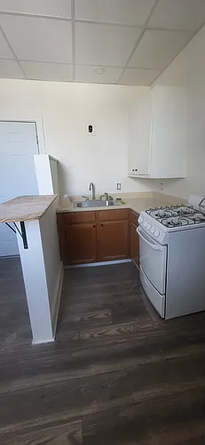 33 Cottage St Photo 1