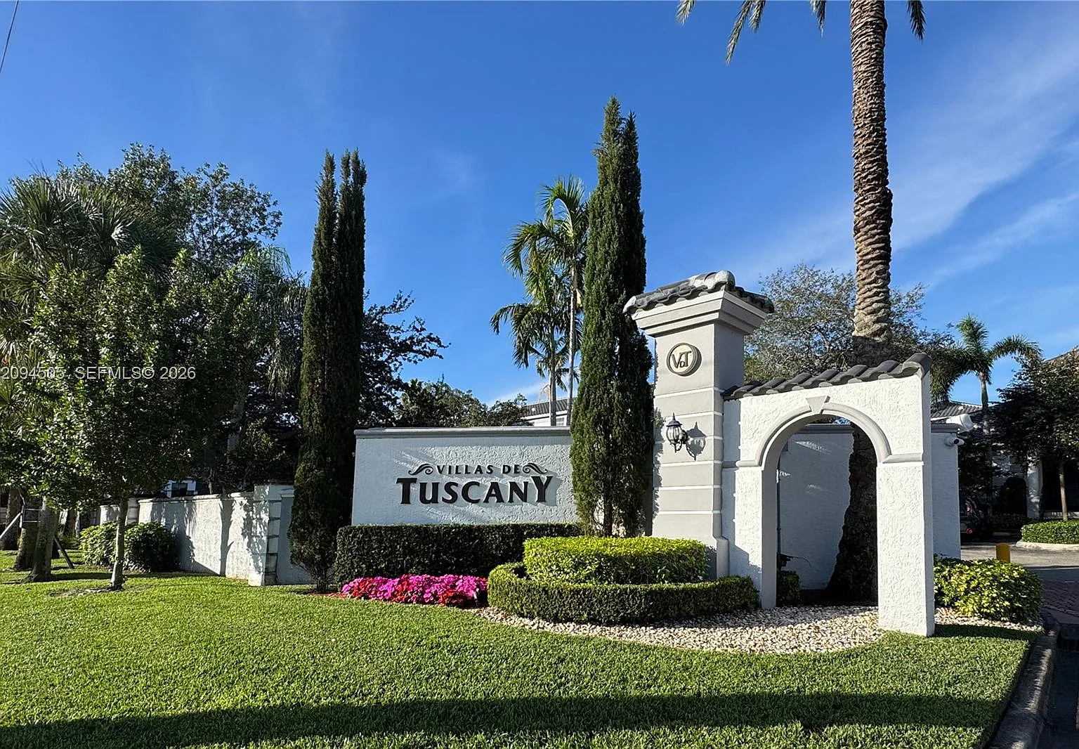 Villas De Tuscany Condo — Photo 3