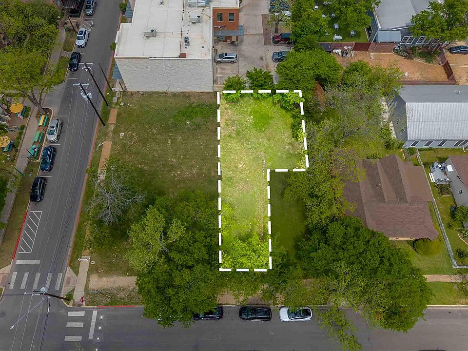 1st image of 203 E 9th St
