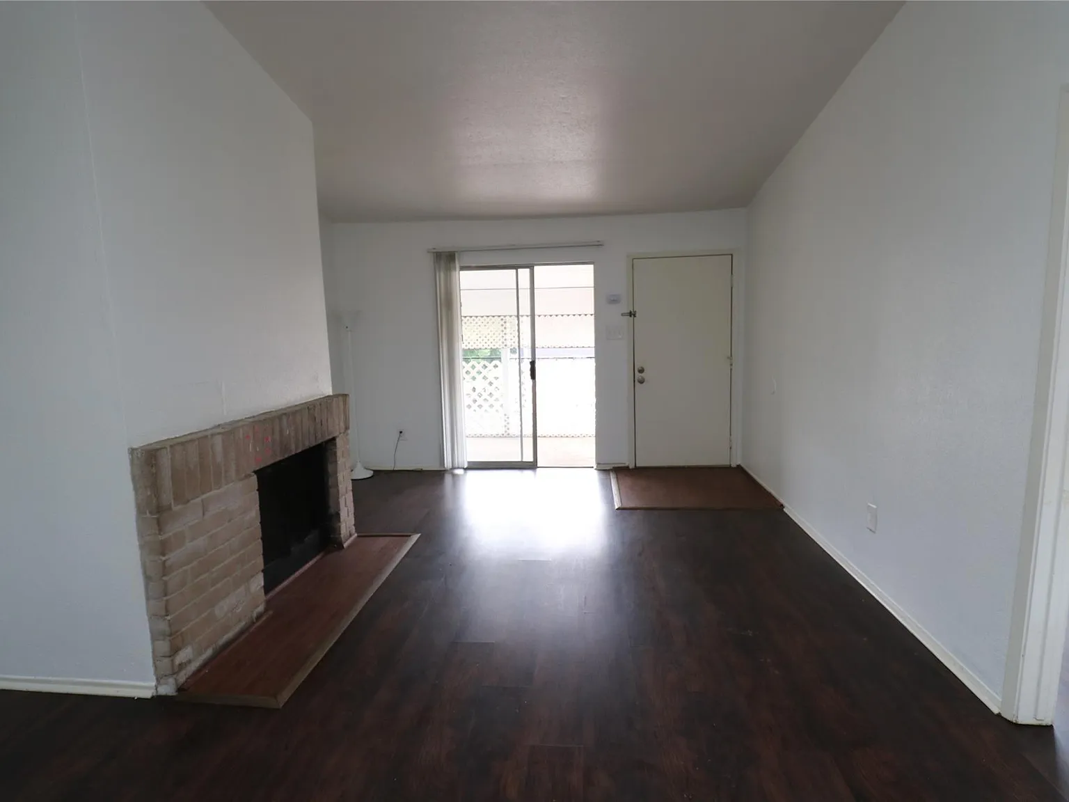 2 bed, 2.0 bath, 736 sqft, $1,250 — Photo 3