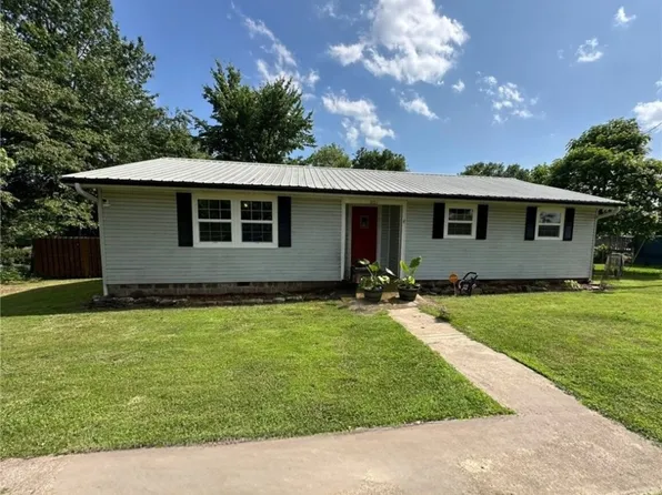 3221 Wildcat Creek Blvd, Fayetteville, AR 72704
