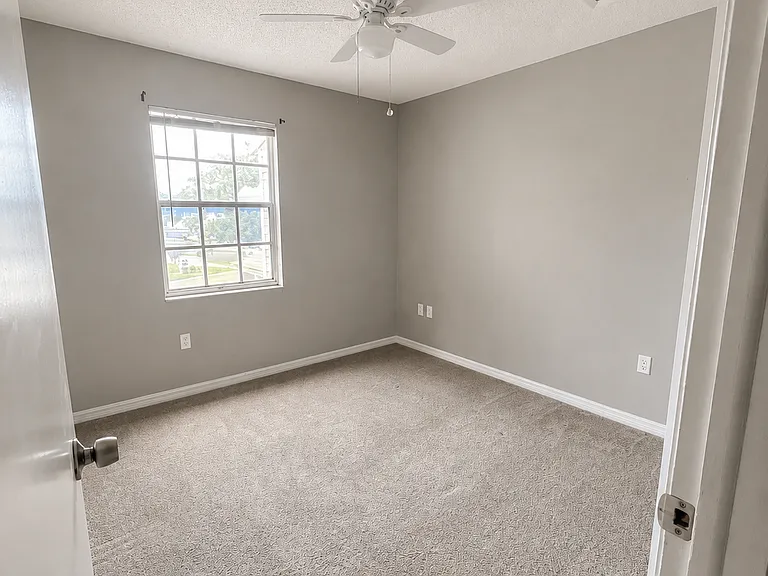 3174 Beecher Dr E — Photo 13