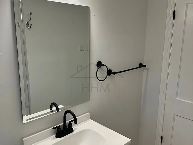 906 Hill Top Dr — Photo 11