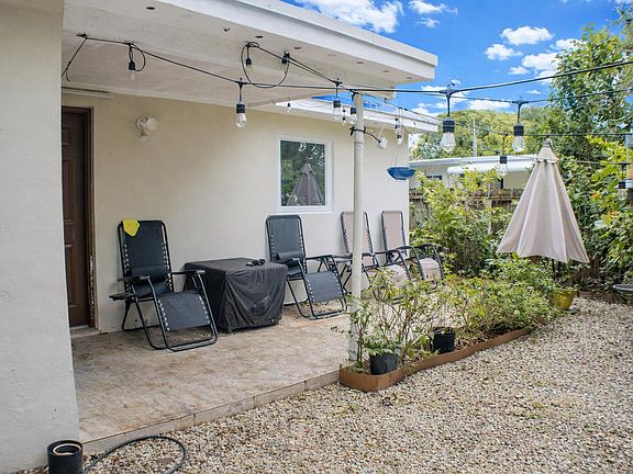 3rd image of 711 Sharon Pl