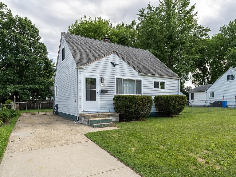 966 E Barrett Ave — Photo 20