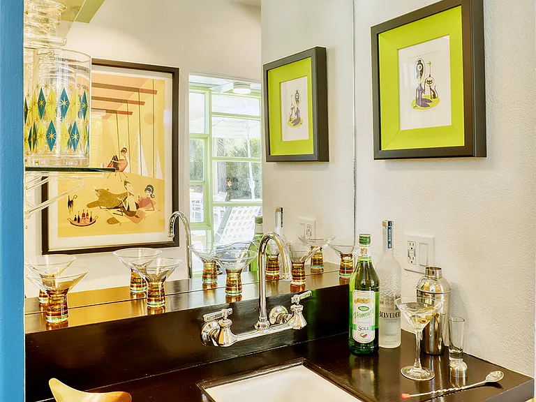 The original wet bar with working sink.