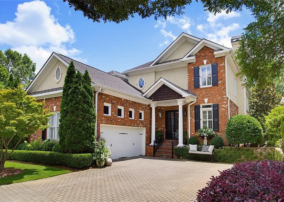 1st image of 1053 Arbor Trce NE