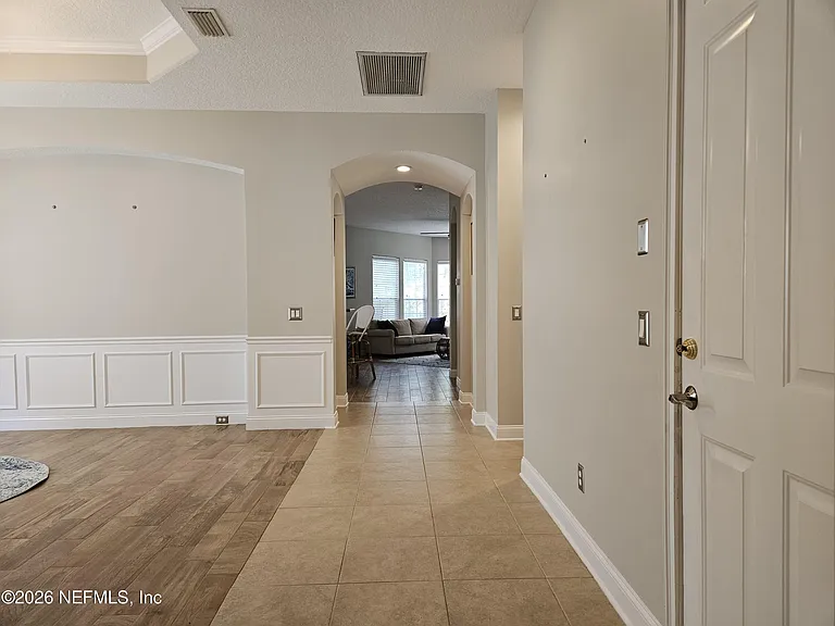 169 W Village Dr — Photo 20