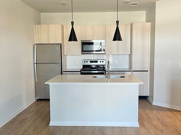2nd image of 17000 Bissonnet St #334