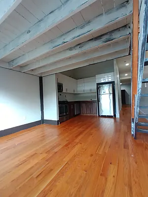 Rented by City Vista Inc | media 4