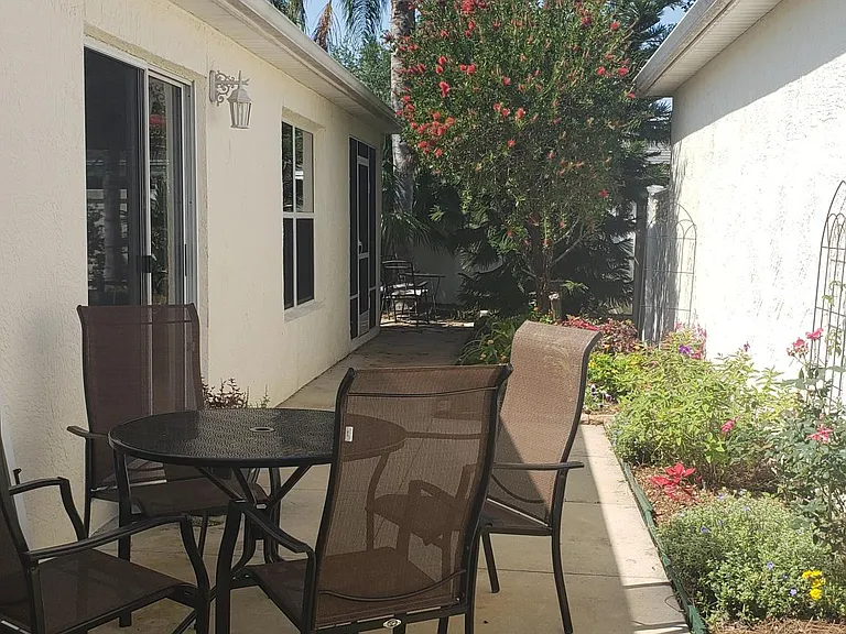 1182 Burton Ln — Photo 21