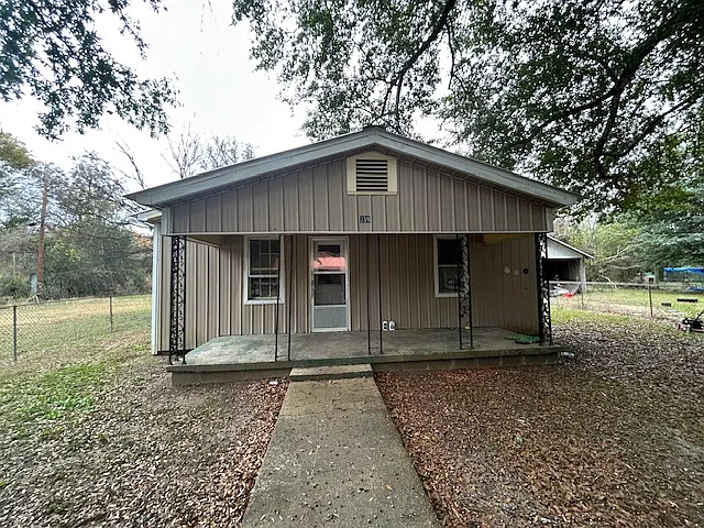239 Byrnes Cir — Photo 1