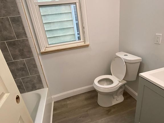 4th image of 467 Hudson Ave