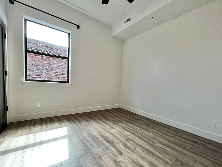 400 N Garfield Ave #203 — Photo 18