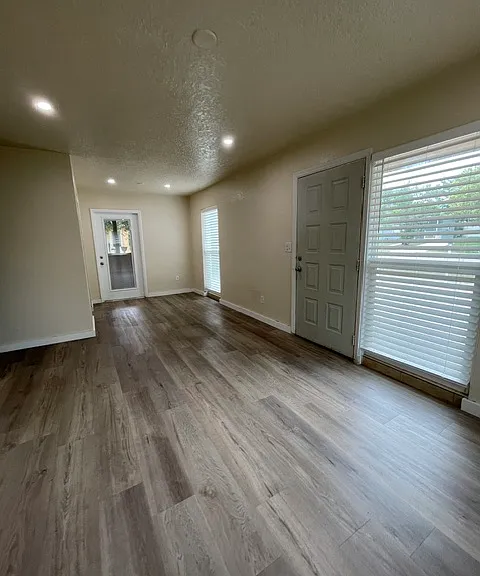 854 Chippendale St — Photo 12
