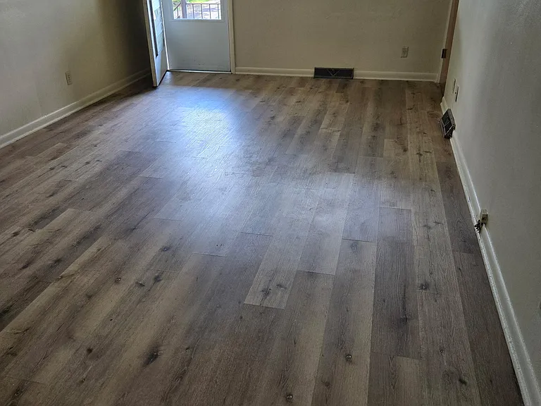 N Rockwood Dr — Photo 2