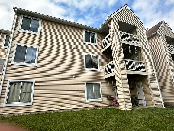 2nd image of 479 Silvia St