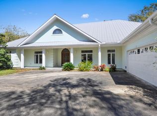 22510 Fox Run Dr, Pass Christian, MS 39571