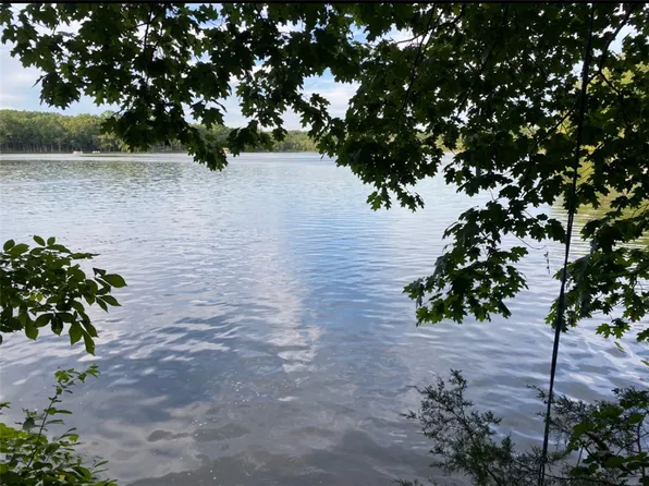 333 Terrapin Pointe Rd, Hodges, SC 29653